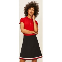 Tommy Hilfiger - T-shirt. Czerwone bluzki damskie TOMMY HILFIGER, s, bez wzorów, z elastanu, bez kołnierzyka. Za 279,90 zł.