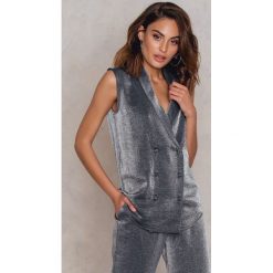 Kamizelki damskie: NA-KD Exclusive Połyskliwa, dwurzędowa kamizelka – Silver