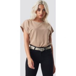 NA-KD Basic Basic Slip Top - Beige. Brązowe topy damskie marki NA-KD Basic, bez wzorów, bez kołnierzyka. Za 72,95 zł.