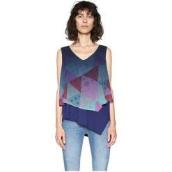 Desigual Bluzka Damska Blusa Club De Blues 18Swbwb8 5000 (Rozmiar Xl). Szare bluzki damskie marki Desigual, xl, bez wzorów, z asymetrycznym kołnierzem, bez rękawów. W wyprzedaży za 134,00 zł.