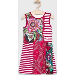 Desigual - Sukienka dziecięca 128 cm. Czerwone sukienki dziewczęce Desigual, bez wzorów, z bawełny, casualowe, bez rękawów, rozkloszowane. W wyprzedaży za 129,90 zł.