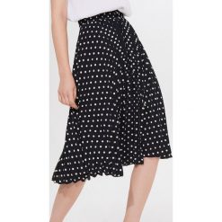 Spódnica midi w groszki - Czarny. Czarne spódniczki damskie Mohito, w grochy, midi. Za 119,99 zł.