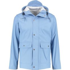 Knowledge Cotton Apparel RAIN Kurtka przeciwdeszczowa allure. Niebieskie kurtki męskie marki Knowledge Cotton Apparel, m, bez wzorów, z poliesteru. Za 419,00 zł.