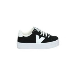 Buty Victoria 2122. Czarne trampki i tenisówki damskie Victoria, bez wzorów, bez zapięcia. Za 263,33 zł.