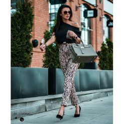 Spodnie ,, SNAKE SPRING I". Spodnie damskie Divinostyle, s, z poliesteru. W wyprzedaży za 129,00 zł.