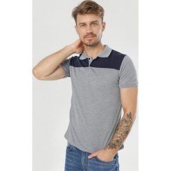 Szara Koszulka Dorienna. Szare koszulki męskie Born2be, xl, bez wzorów, bez kołnierzyka, bez rękawów. W wyprzedaży za 39,99 zł.