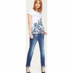 T-SHIRT KRÓTKI RĘKAW DAMSKI Z NADRUKIEM. Białe t-shirty damskie Top Secret, z nadrukiem, z klasycznym kołnierzykiem. Za 19,99 zł.