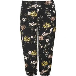 Zhenzi Spodnie we wzory Hill czarny we wzory female czarny/ze wzorem 42/44 (S). Czarne spodnie damskie Zhenzi, s, z dżerseju. Za 229,00 zł.