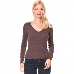 Sweter w kolorze brązowym. Brązowe swetry klasyczne damskie Assuili, z kaszmiru. W wyprzedaży za 136,95 zł.