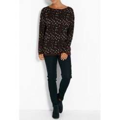 Sweter w kolorze ciemnoczerwonym. Czerwone swetry damskie Jacqueline Riu, bez wzorów, ze splotem, klasyczne, bez rękawów, bez kaptura. W wyprzedaży za 79,95 zł.