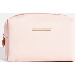 Kosmetyczka z zawieszką - Różowy. Różowe zawieszki damskie Sinsay. Za 19,99 zł.