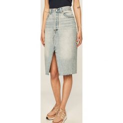 Levi's - Spódnica jeansowa. Czerwone spódniczki damskie Levi's®, na co dzień, s, bez wzorów, z bawełny, casualowe, z podwyższonym stanem, midi, ołówkowe. W wyprzedaży za 219,90 zł.