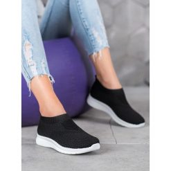 Trampki slip on. Trampki i tenisówki damskie SHELOVET, bez wzorów, bez zapięcia. Za 49,90 zł.