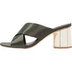 Klapki damskie: Miss Selfridge COSMIC Klapki dark green