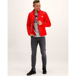 Kurtka puchowa The North Face Thermoball Eco NF0A3Y3N15Q. Czerwone kurtki męskie The North Face, xl, bez wzorów, z poliesteru, bez kaptura. W wyprzedaży za 499,00 zł.