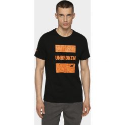 T-shirt męski TSM008 - głęboka czerń. T-shirty męskie 4f, m, bez wzorów, bez kołnierzyka. W wyprzedaży za 49,99 zł.