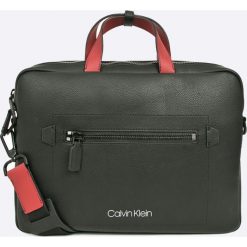 Calvin Klein - Torba. Czarne torby na laptopa marki Calvin Klein, w paski, ze skóry. W wyprzedaży za 539,90 zł.