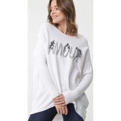 Biały Sweter Malabar. Białe swetry damskie Born2be, xl, z aplikacjami, klasyczne, z długim rękawem, długie, bez kaptura. Za 119,99 zł.