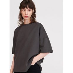 Gładki T-shirt oversize - Szary. Szare t-shirty damskie Reserved, s, bez wzorów, bez kołnierzyka. Za 39,99 zł.