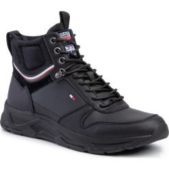 Sneakersy TOMMY HILFIGER Premium Runner High Boot FM0FM02578. Czarne sneakersy męskie TOMMY HILFIGER, bez zapięcia. W wyprzedaży za 429,00 zł.