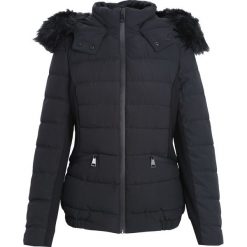 Czarna Kurtka Runway. Czarne kurtki damskie Born2be, na zimę, xl, bez wzorów, z futra, bez kaptura. Za 109,99 zł.