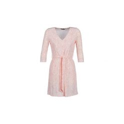 Sukienki krótkie Vero Moda VMTIA. Białe sukienki damskie Vero Moda, s, bez wzorów, bez kołnierzyka, z krótkim rękawem, krótkie, mini. Za 149,00 zł.