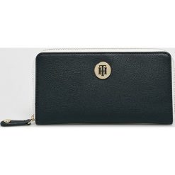 Tommy Hilfiger - Portfel. Czarne portfele damskie TOMMY HILFIGER, z materiału. Za 269,90 zł.