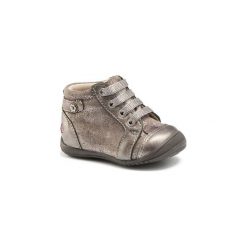 Buty Dziecko GBB NICOLE. Białe trampki dziewczęce marki GBB, bez wzorów, bez zapięcia. Za 231,20 zł.