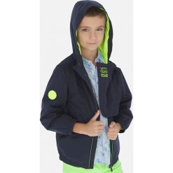 Mayoral - Kurtka dziecięca 128-172 cm. Zielone kurtki chłopięce Mayoral, bez wzorów, z poliesteru, krótkie, z kapturem. Za 216,90 zł.