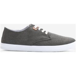 Szare Tenisówki Life Starts Now. Szare trampki męskie Born2be, bez wzorów, bez zapięcia. W wyprzedaży za 59,99 zł.