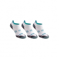 Skarpety sportowe RS900 3 pary. Niebieskie skarpetki męskie ARTENGO, z elastanu. Za 39,99 zł.