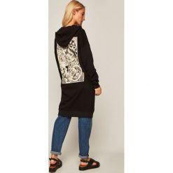 Medicine - Bluza by Mariusz Romanowicz, Tattoo Konwent. Czarne bluzy damskie MEDICINE, s, z bawełny. W wyprzedaży za 89,90 zł.