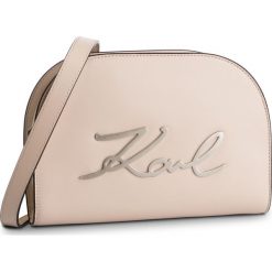 Torebka KARL LAGERFELD - 91KW3059 Biscuit. Brązowe listonoszki damskie marki KARL LAGERFELD, bez wzorów, ze skóry, klasyczne, bez dodatków. Za 1229,00 zł.