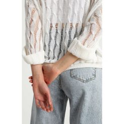 Swetry klasyczne damskie: American Vintage Sweter blanc