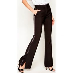 Spodnie materiałowe Victoria Victoria Beckham Lw Double Face 2120WTR000431B. Czarne spodnie damskie Victoria Victoria Beckham, bez wzorów, z elastanu. Za 1499,00 zł.