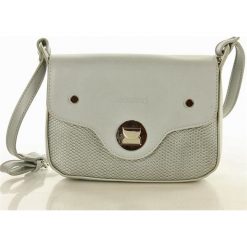 MONNARI Elegancka torebka listonoszka szary. Szare listonoszki damskie Monnari, w paski, ze skóry ekologicznej, eleganckie, bez dodatków. W wyprzedaży za 134,00 zł.