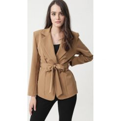 Beżowa Marynarka Maroubra. Brązowe marynarki damskie Born2be, s, z tkaniny. Za 129,99 zł.