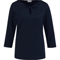 Koszulka w kolorze granatowym. Niebieskie koszulki damskie Gerry Weber, bez wzorów, z okrągłym kołnierzem, bez rękawów. W wyprzedaży za 69,95 zł.