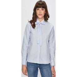 Pepe Jeans - Koszula Valeria. Niebieskie bluzki damskie Pepe Jeans, s, bez wzorów, z bawełny, klasyczne, z klasycznym kołnierzykiem, z długim rękawem. W wyprzedaży za 159,90 zł.