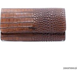 Kopertówka skórzana brązowa Galena marki Bolsa. Pomarańczowe kopertówki damskie Pakamera, bez wzorów, ze skóry, na ramię, bez dodatków. Za 419,00 zł.