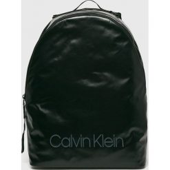 Calvin Klein - Plecak dwustronny. Czarne plecaki męskie Calvin Klein, bez wzorów, z materiału. W wyprzedaży za 319,90 zł.