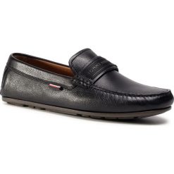 Mokasyny TOMMY HILFIGER - Logo Tape Driver FM0FM02866 Black BDS. Czarne mokasyny męskie TOMMY HILFIGER, ze skóry, klasyczne. Za 649,00 zł.
