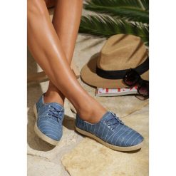 Jasnoniebieskie Espadryle All In All. Niebieskie espadryle damskie Renee, bez wzorów, z materiału, bez obcasa, na płaskiej podeszwie. Za 29,99 zł.
