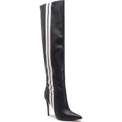 Muszkieterki GUESS - FLORE4 ELE11 BLKWH. Czarne kozaki damskie Guess, ze skóry ekologicznej, bez obcasa, na obcasie, bez zapięcia. W wyprzedaży za 519,00 zł.