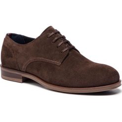 Półbuty TOMMY HILFIGER - Dress Casual Suede Shoe FM0FM02176 Cofee Bean 212. Pomarańczowe półbuty męskie TOMMY HILFIGER, na co dzień, bez wzorów, ze skóry, casualowe, bez zapięcia. Za 579,00 zł.