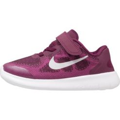 Nike Performance FREE RUN 2 Obuwie do biegania neutralne bordeaux/metallic silver/tea berry/bold berry. Czerwone buty sportowe chłopięce Nike Performance, z materiału. W wyprzedaży za 164,45 zł.