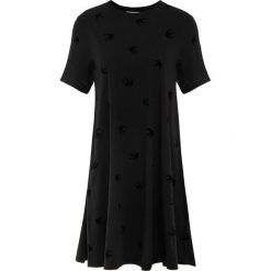 McQ Alexander McQueen BABYDOLL DRESS Sukienka z dżerseju darkest black. Czarne sukienki damskie marki McQ Alexander McQueen, xs, bez wzorów, z bawełny, bez kołnierzyka, bez rękawów. Za 819,00 zł.