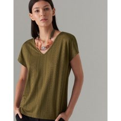 Ażurowa bluzka z krótkimi rękawami - Khaki. Brązowe bluzki damskie marki Mohito, s, bez wzorów, bez kołnierzyka, z krótkim rękawem. Za 59,99 zł.