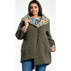 Bluza dresowa w kolorze KHAKI asymetryczny krój duże rozmiary kontrast OVERSIZE PLUS SIZE WIOSNA. Brązowe bluzy damskie Moda Size Plus Iwanek, z elastanu, sportowe, z kapturem. Za 199,90 zł.