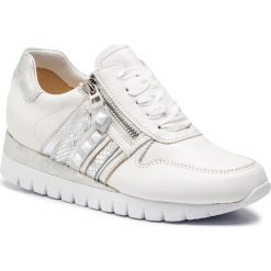 Sneakersy CAPRICE - 9-23701-22 White/Silver 191. Białe półbuty damskie Caprice, bez wzorów, ze skóry, bez obcasa, na płaskiej podeszwie, bez zapięcia. W wyprzedaży za 239,00 zł.